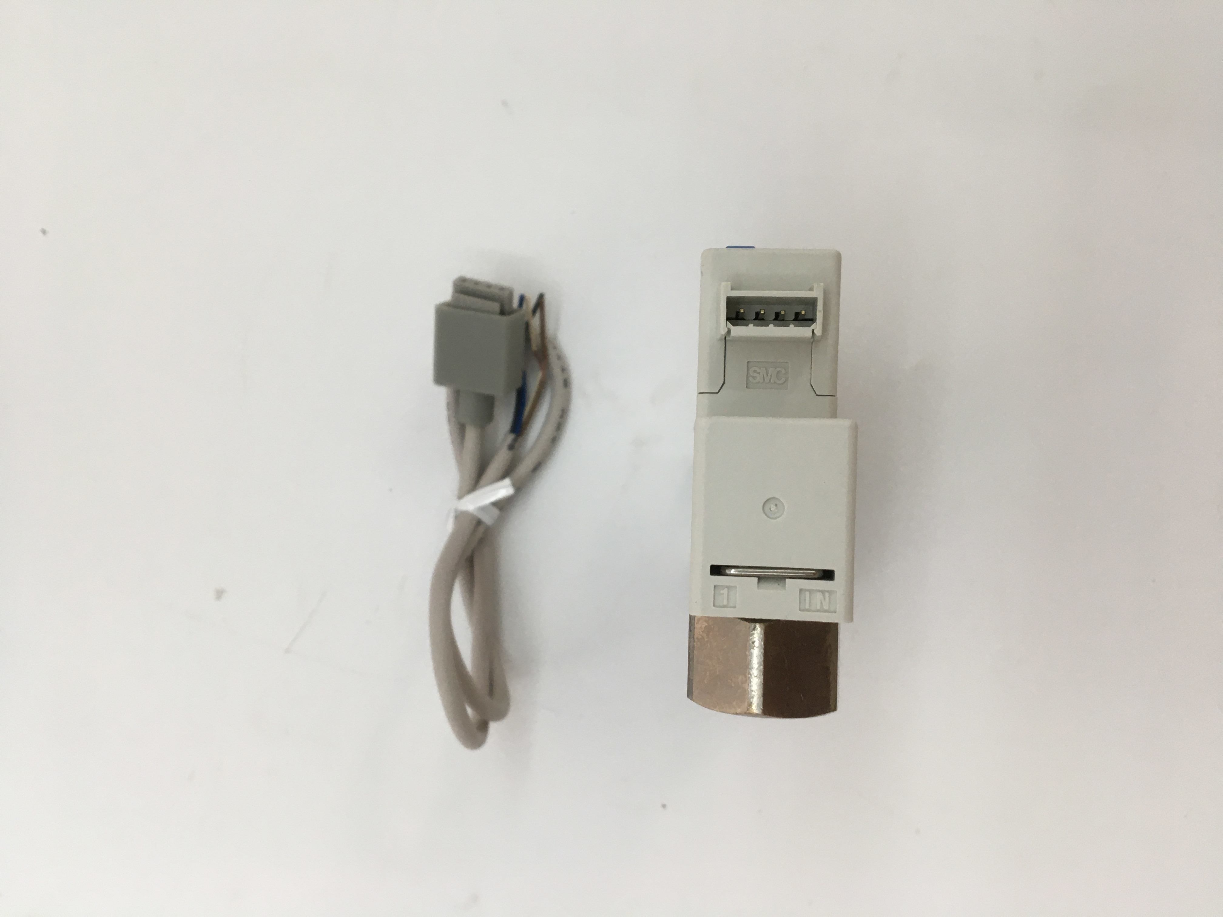 SMC PFM750-01L-F Digital Flow Switch for Air New Original