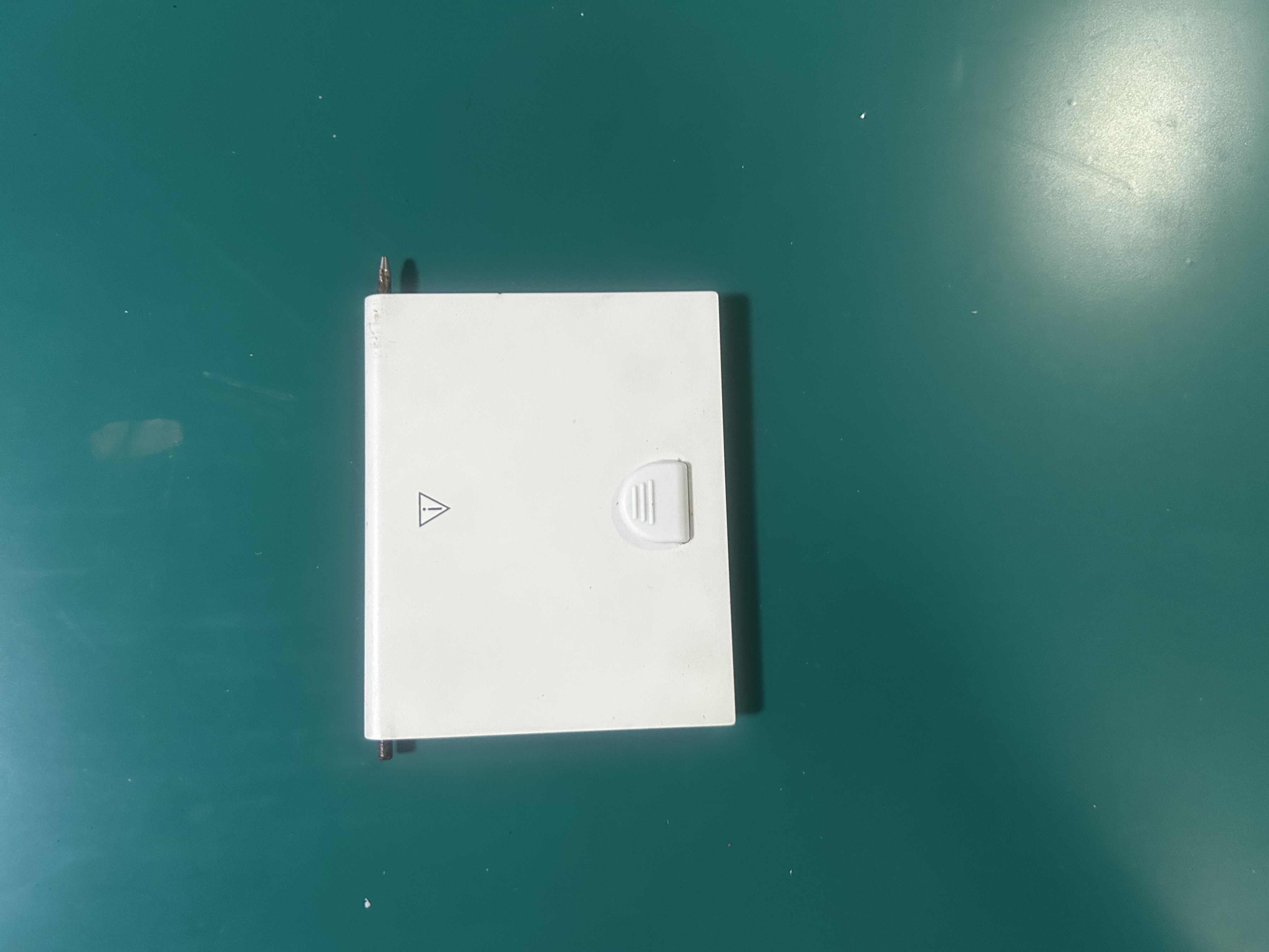 Cubierta de la batería del monitor Mindray IPM-9800 9211-20-87282