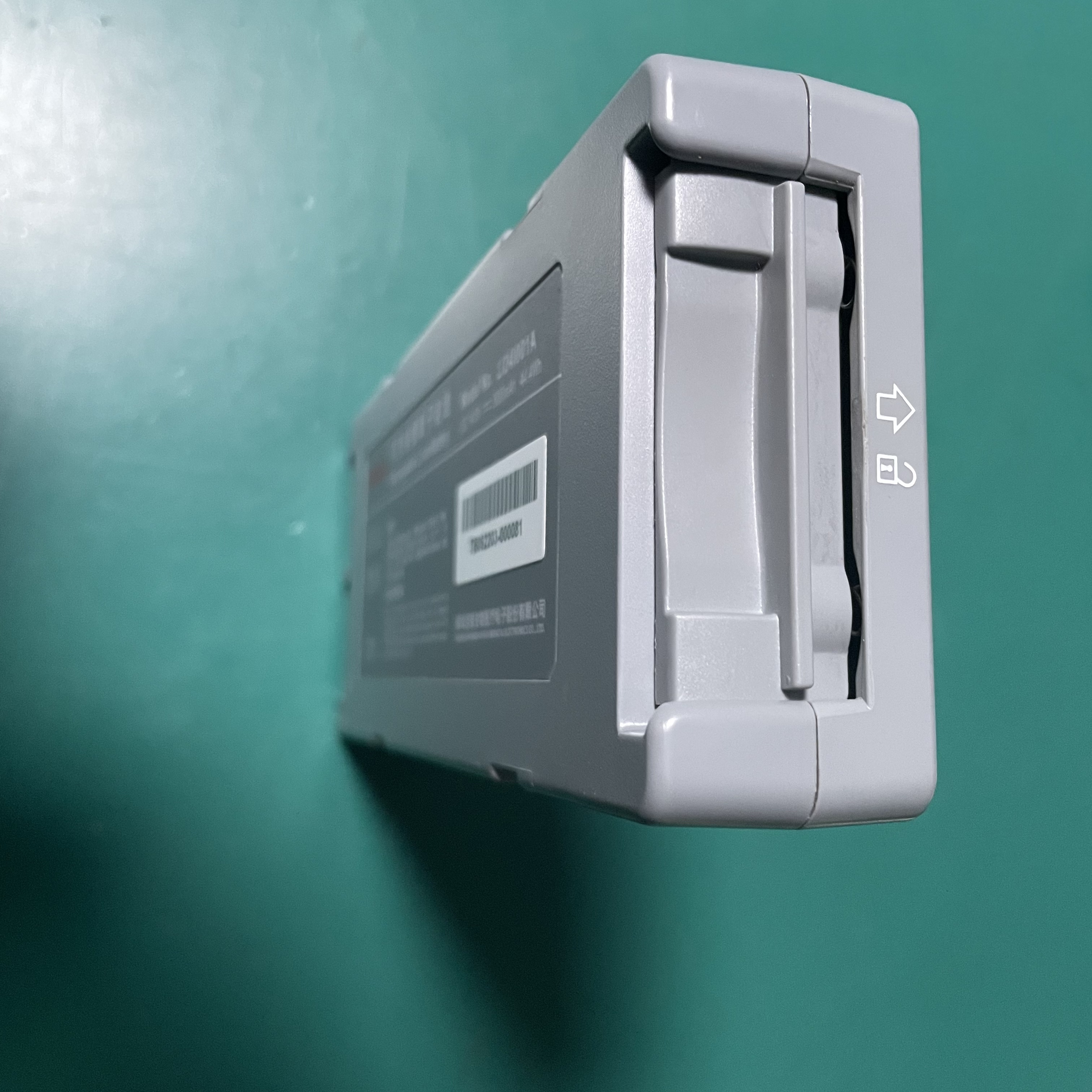 เครื่องกระตุ้นหัวใจ Mindray D3 ใช้แบตเตอรี่ LI24I001A DC14.8V 44Wh 3000Ah
