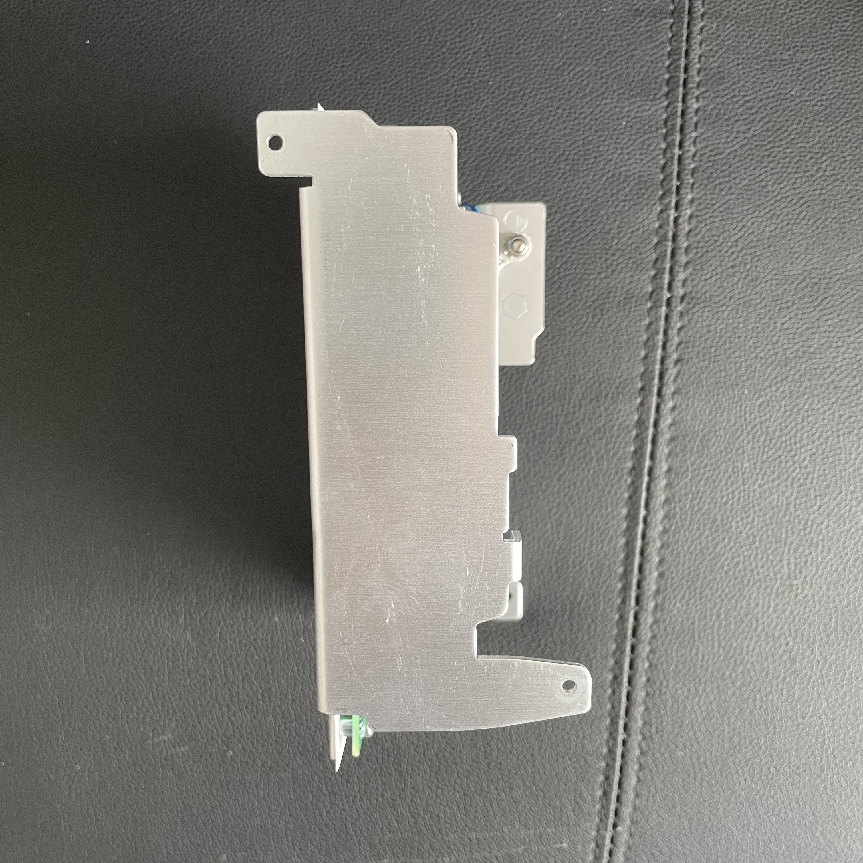 Modul kuasa Artesyn 7001633-J000 DC 4.7A 15V