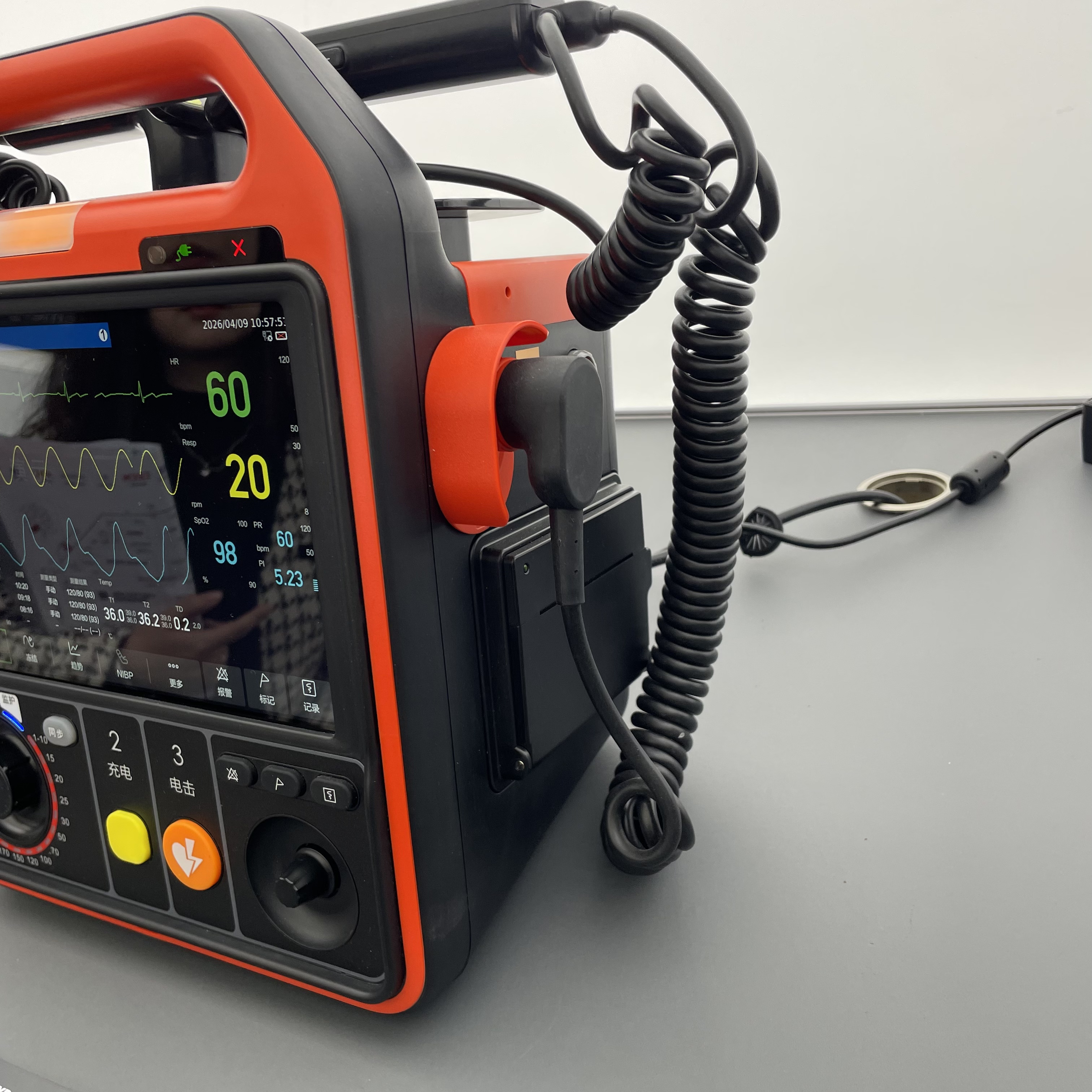 Monitor desfibrilador Primedic serie XD6