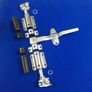 332131 Shipping body parts container door locking gear