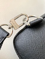 Avenue Sling Bag