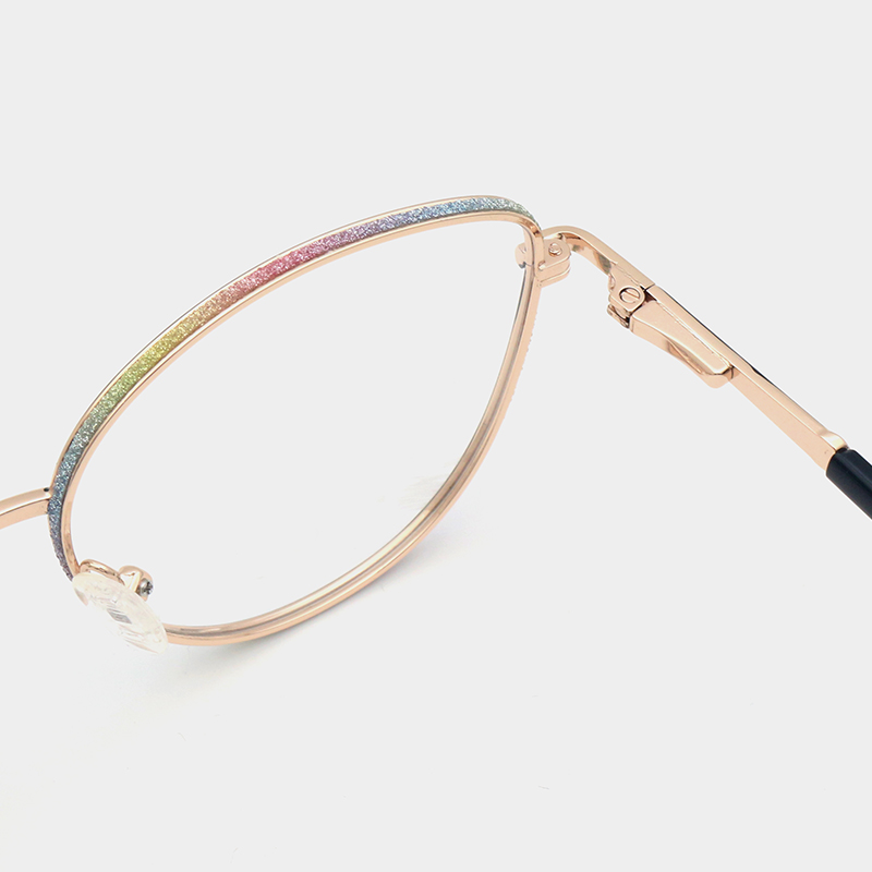 Spring hinge detail on Evarisse women optical glasses