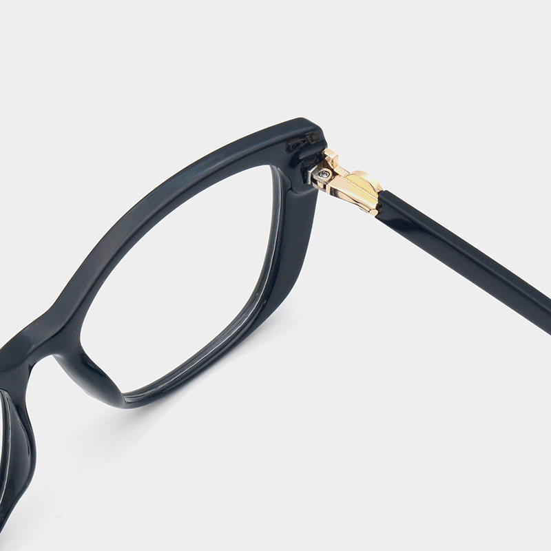 Avelora Glasses spring hinge detail
