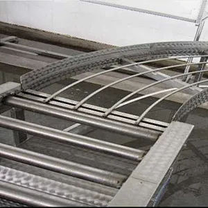 chicken birds slaughterhouse butchery automatic crate rolling type conveyor equipment