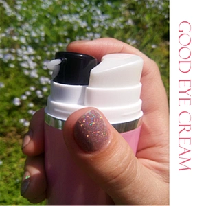 2019 Day and night eyes essence Wholesale Anti-aging anti-wrinkle Freckle eye bag best spot remover dark circle eye cream