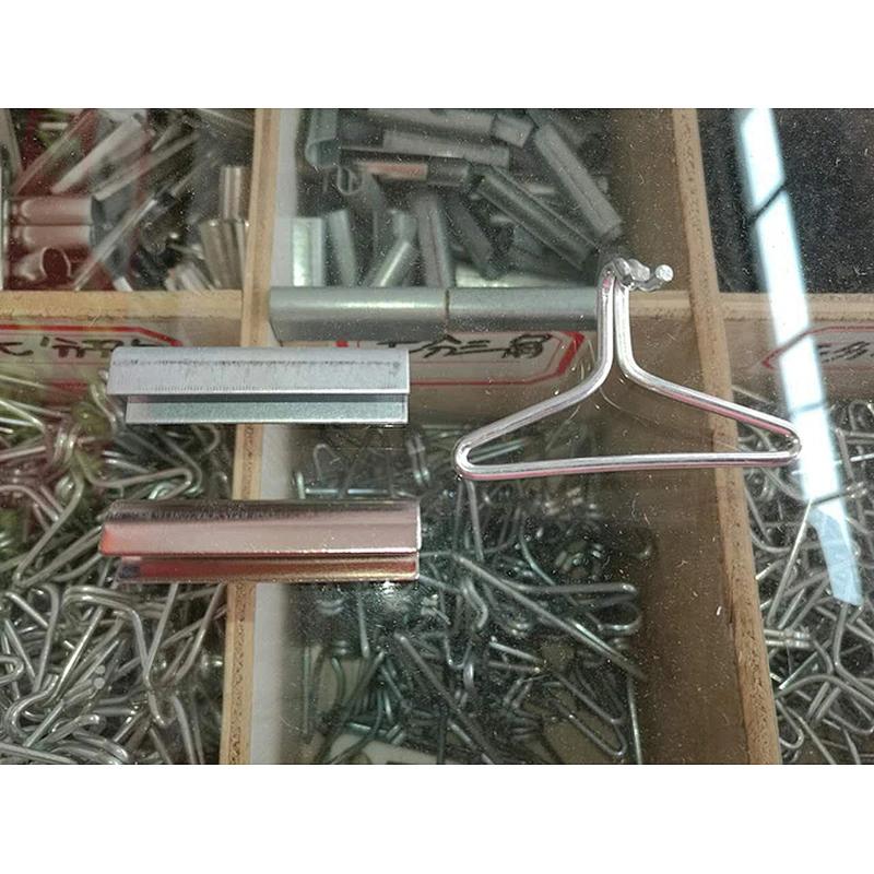 Metal spring triangle hook for furniture elastic webbing