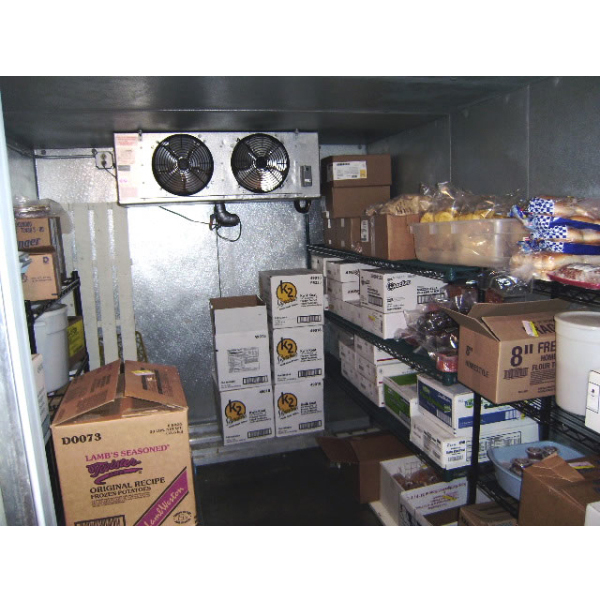 Which type of wire shelves is suitable for use in industrial cold room storage
