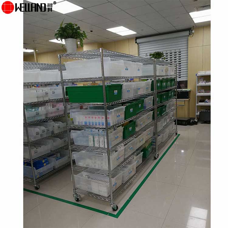 Estante de uso hospitalario