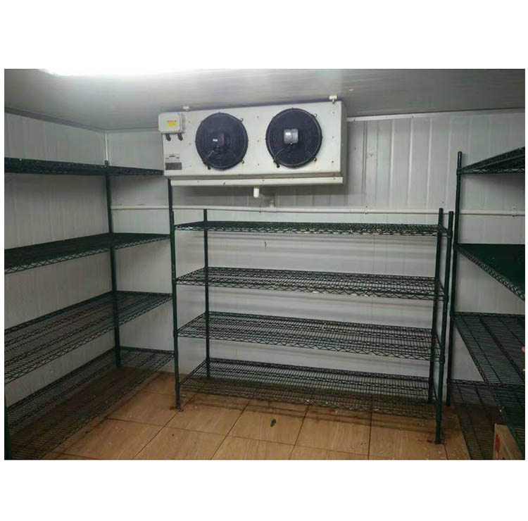rayonnage de cuisine professionnelle