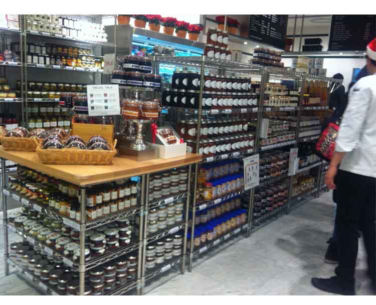 retail wire display shelving