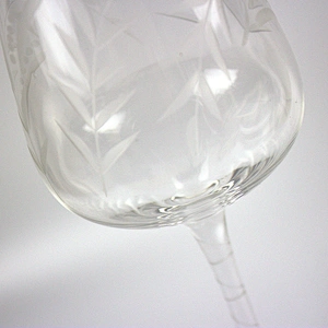 Lead-free Carving Leaves Decorative Pattern Red Wine Glass Goblet