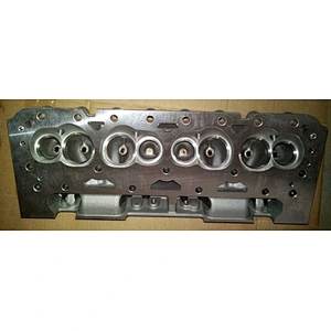CYLINDER HEAD CHEVROLET SMALL BLOCK ANGLE PLUG