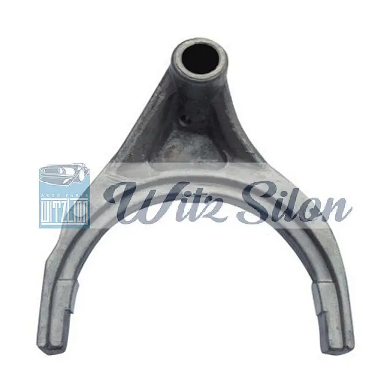 4JB1 NKR 5/R Gear Fork