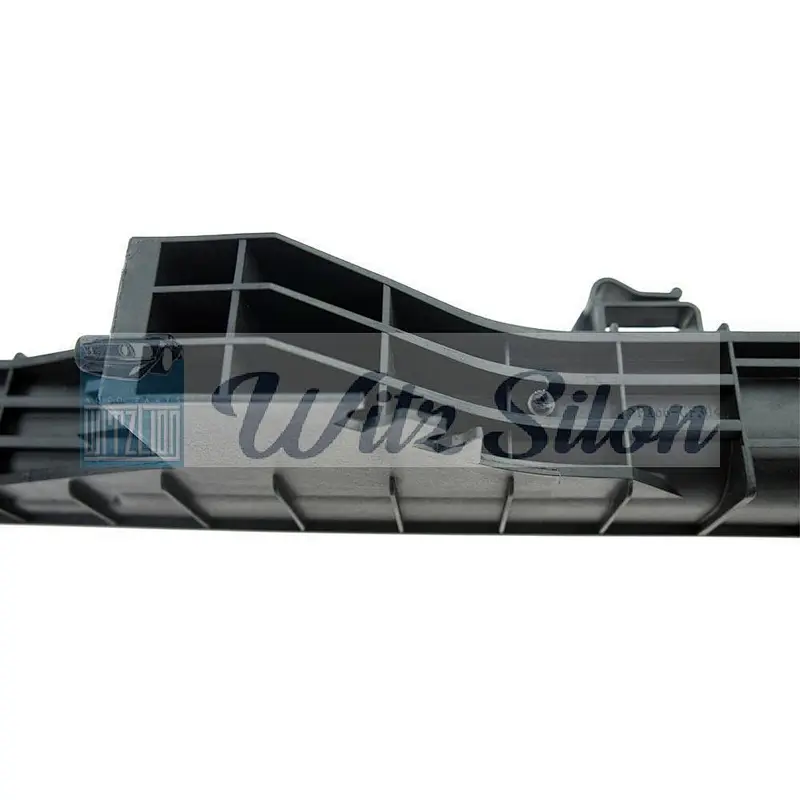 Auto Plastic Radiator Tank Used for CHRYSLER