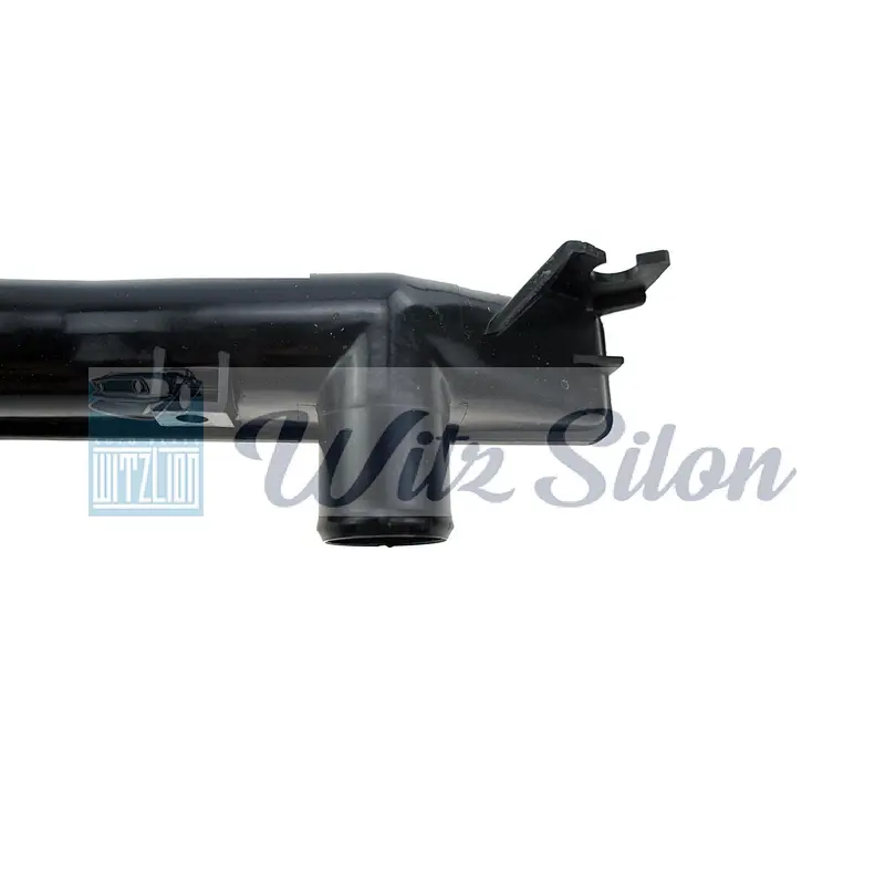The used car accessories of the cooling system of the radiator plastic top tanks for NISSAN PICKUP car