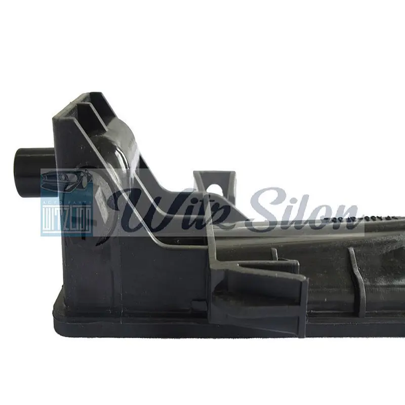 Cooler Radiator Car Brass Plastic Upper Top Radiator Water Expansion Overflow Tanks For FORD