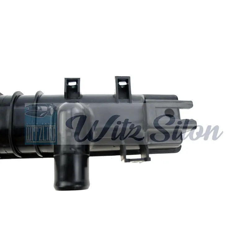 The used car accessories parts of the cooling system of radiator plastic top tanks manufactures for NISSAN ARMADA small car