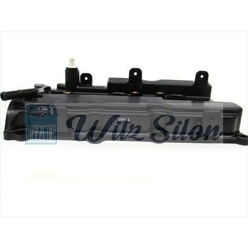NEW  Nissan-s Engine Valve Cover  13264-7Y000