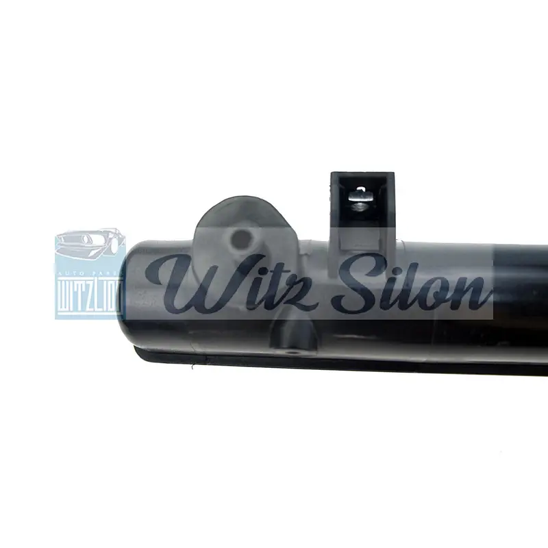 The used car accessories parts of cooling system of radiator plastic top tanks manufactures for NISSAN small car