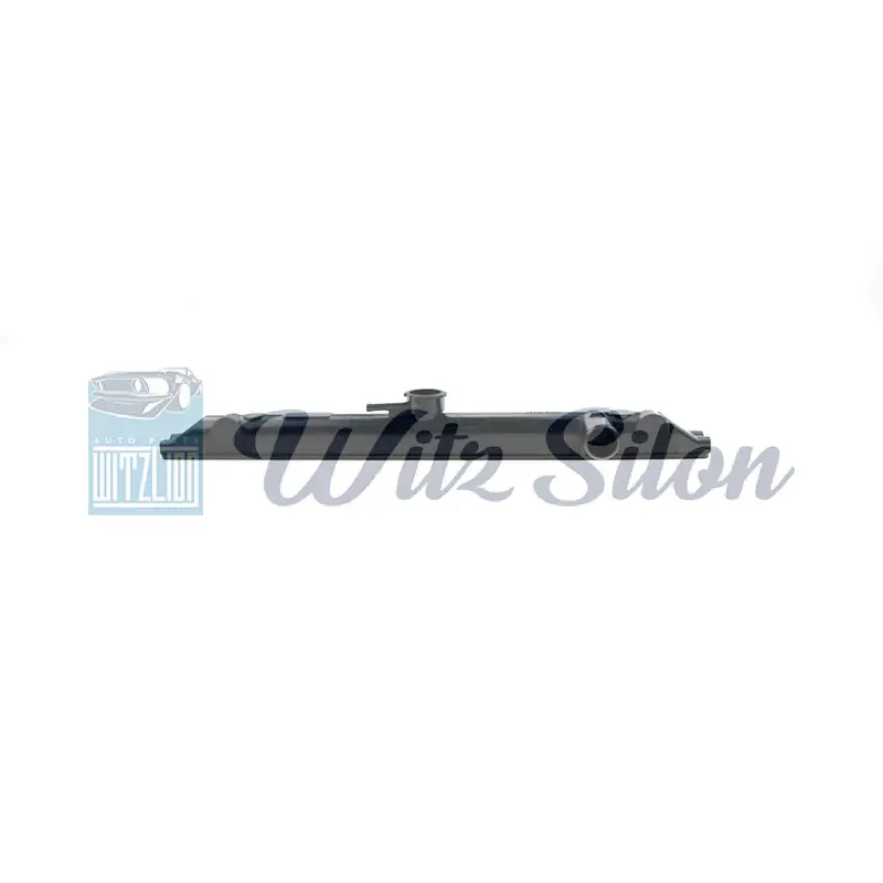 The used car accessories of the cooling system of the radiator plastic top tanks manuafactures for ISUZU Car