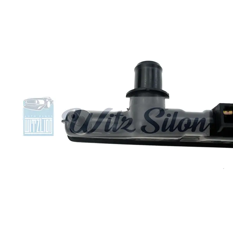 the used car accessories parts of cooling system of radiator plastic top tanks for NISSAN small car