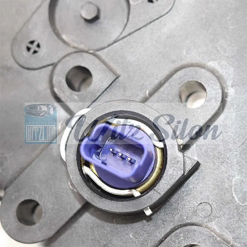 Engine Coolant Thermostat Housing Assembly Fits P-eugeots C-itroens F-iats D-ucatos B-oxers 1336. V4 9643212080