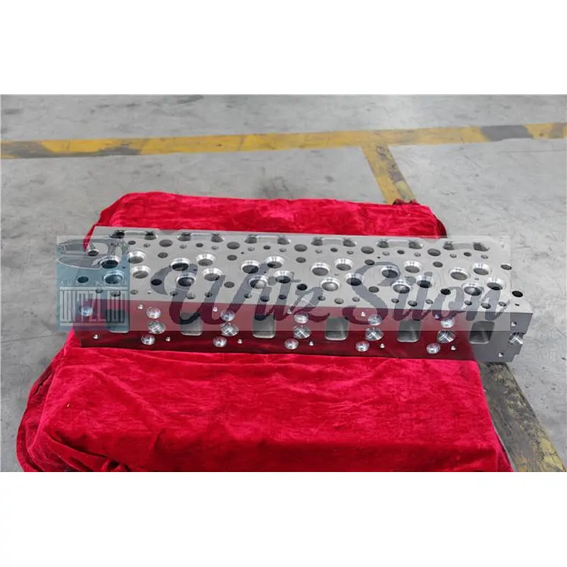 DCi11 D5010550544 Truck cylinder head for Renault diesel engine