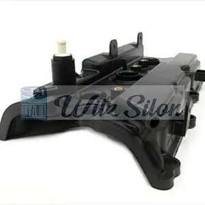 NEW  Nissan-s Engine Valve Cover  13264-7Y000