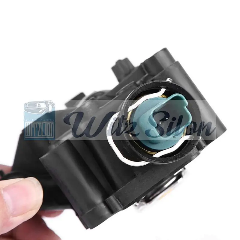 Engine Coolant Thermostat Housing Assembly Fits Peugeots 206 207 307 308 C-itroens C2 C3 C4 B-erlingos OE#1336.Z0 9647265980