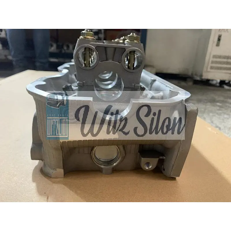 4ZD1 Cylinder Head 8971197611 8971197601 8941591920 AMC910510 for Isuzu 4ZD1