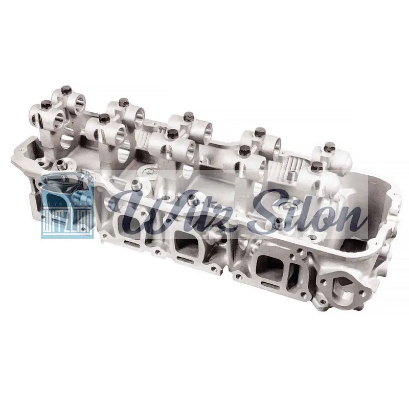 CYLINDER HEAD NISSAN Z24 INJECTION 11042-1A001 /  2.4L D21