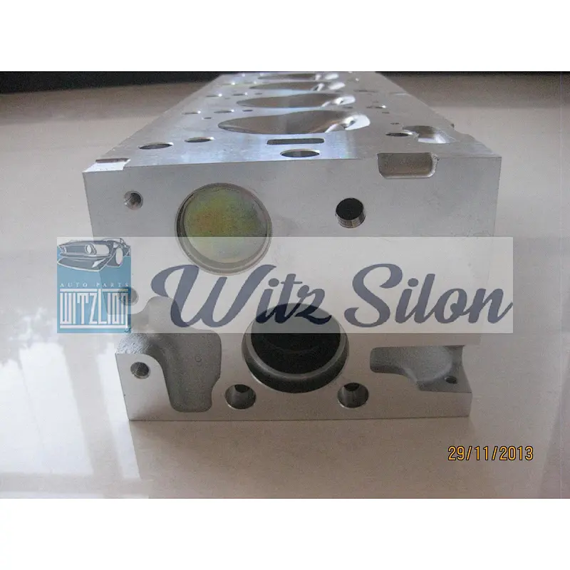 CYLINDER HEAD RENAULT K7J 7701468858 / 7701472681 /  1.4L CLIOⅡ
