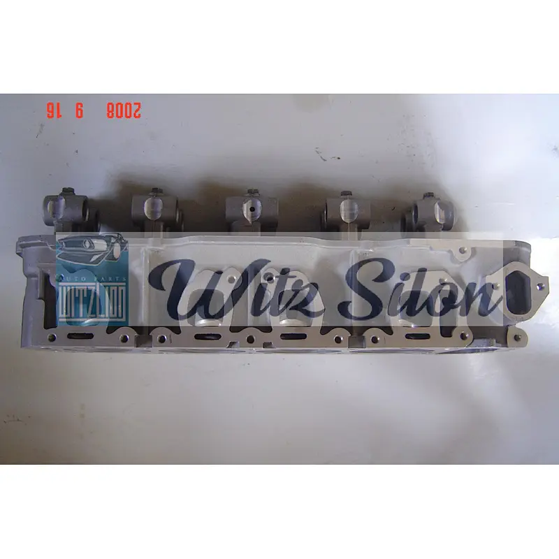 CYLINDER HEAD NISSAN Z24 (8 spark plug) CARBURATOR 11041-20G18 /  2.4L D21