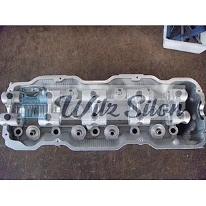 CYLINDER HEAD NISSAN Z24 (4 spark plug) CARBURATOR 11041-20G13 / 11041-13F00 / 11041-22G00 /  2.4L D21