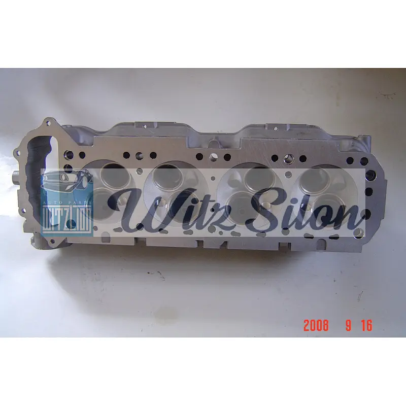 CYLINDER HEAD NISSAN Z24 (4 spark plug) CARBURATOR 11041-20G13 / 11041-13F00 / 11041-22G00 /  2.4L D21