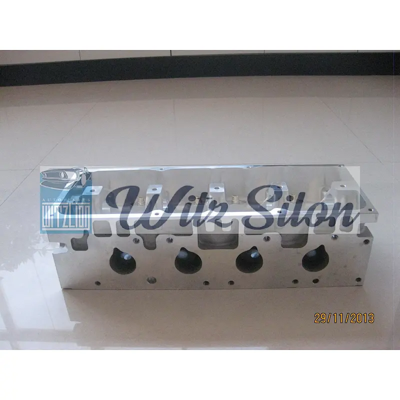 CYLINDER HEAD RENAULT K7J 7701468858 / 7701472681 /  1.4L CLIOⅡ