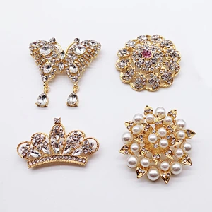 China factory wholesale cheap various style crystal brooch