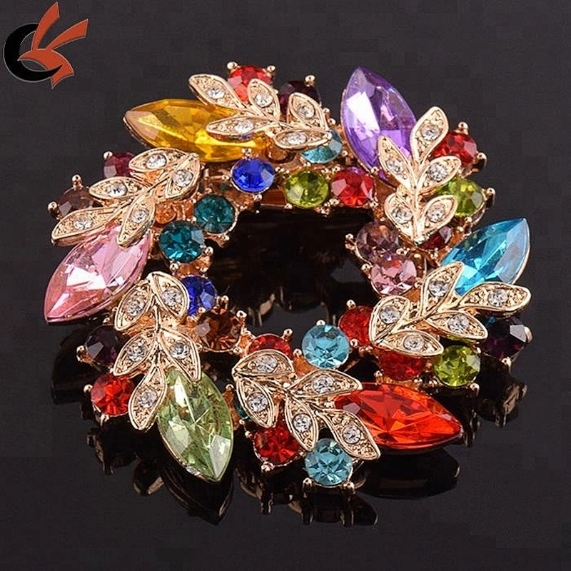 new arrival flower acrylic rhinestone brooch for wedding invitation card