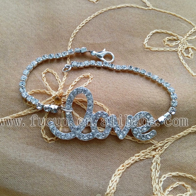 New Fresh Crystal Chain Rhinestone Monogram LOVE Shape Design Napkin Ring