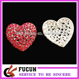 fashion alloy big heart shaped hollow brooch bright crystal brooch pin for women
