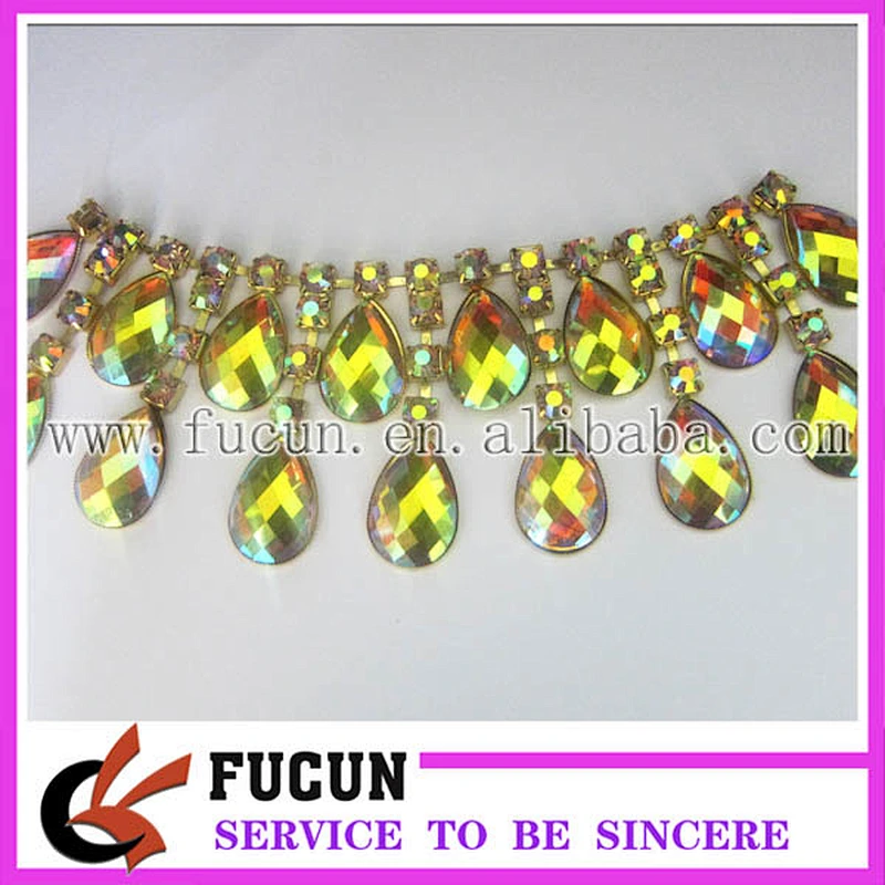 hot sale wholesale fashion rhinestone cup chain with gold trimming