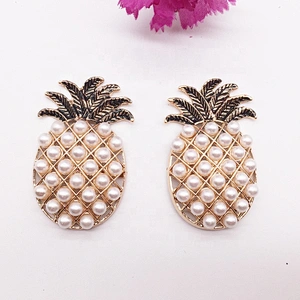 China Manufacturer Womens shoe ornament pineapple shape pearl beads shoe buckle decoration