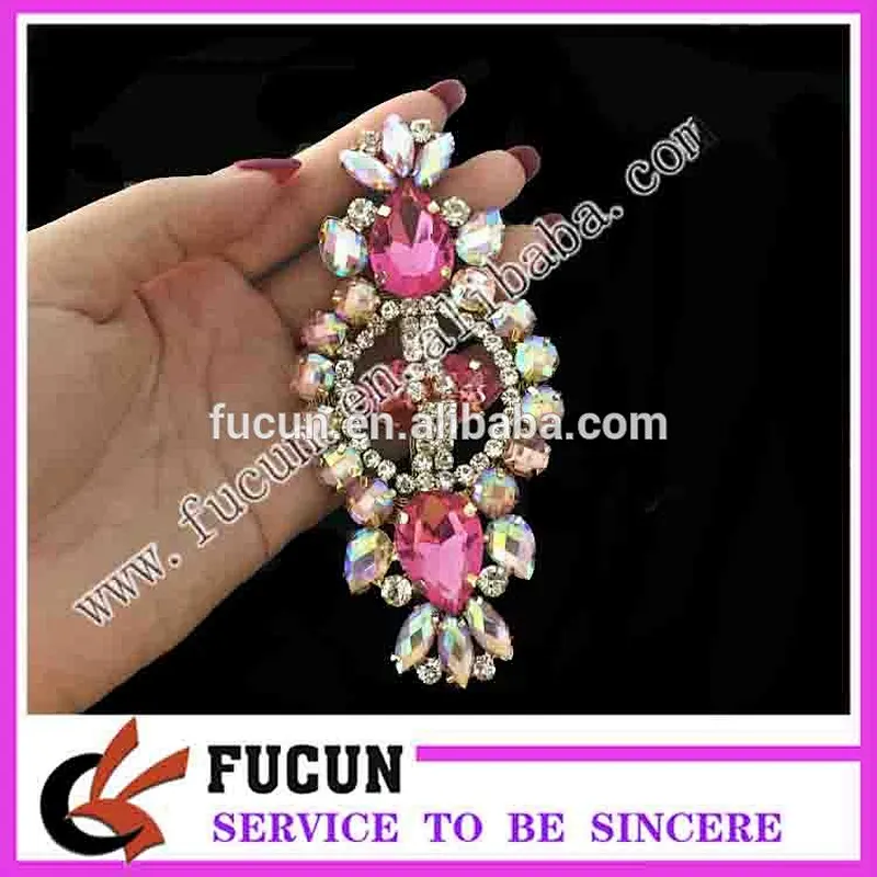 wholesale fashion Delicate acrylic crystal diamond cheap brooches in bulk for bridal