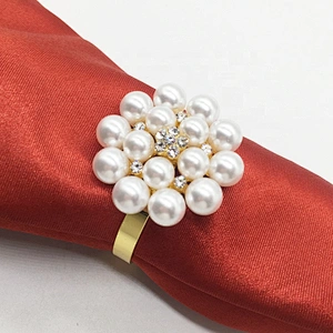 Decorative bulk wholesale wedding tableware rhinestone pearl beads napkin rings for sell