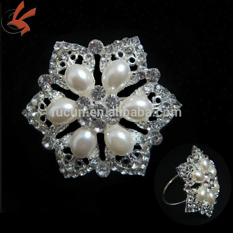 2018 bulk wholesale pearl rhinestone flower napkin rings for wedding table decoration