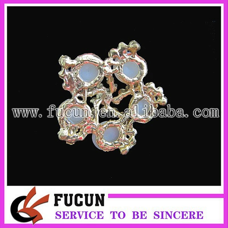 Flower Rhinestone Brooch With Pearl Embellishment Wedding Invitations Cards