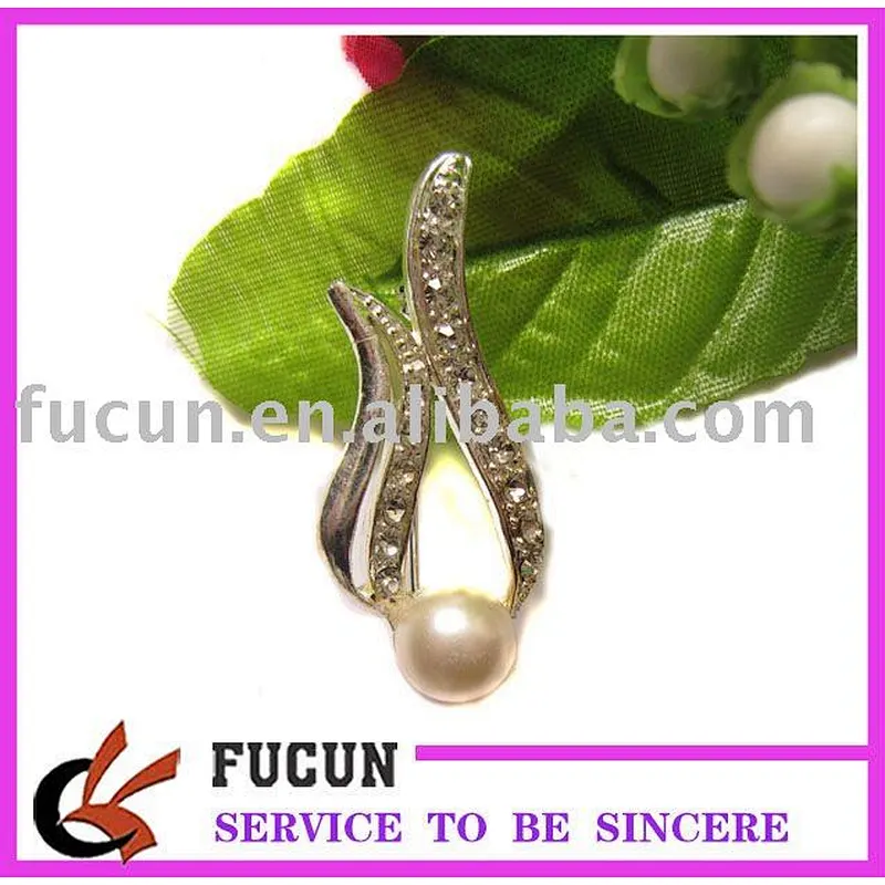 China wholesale rhinestone and pearl brooch/cheap brooches in bulk