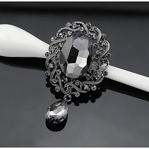 Latest wholesale colorful crystal top quality bling shiny rhinestone wedding bridal brooch in bulk